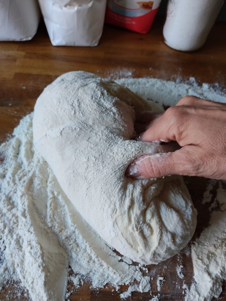 Pizzateig - von Hand kneten