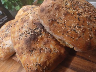 Fladenbrot mit Sesam